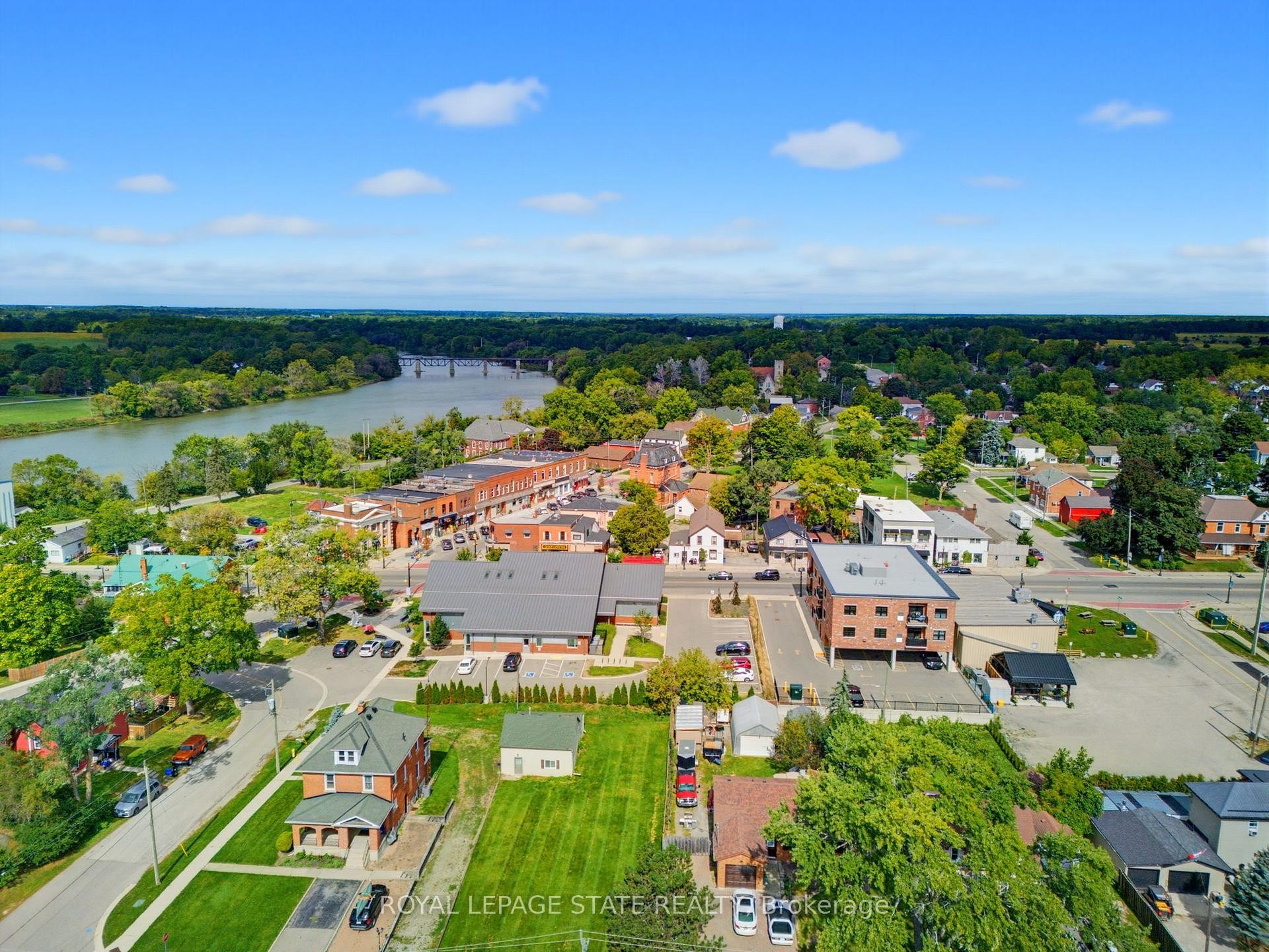 15 Seneca Street S, Haldimand, ON