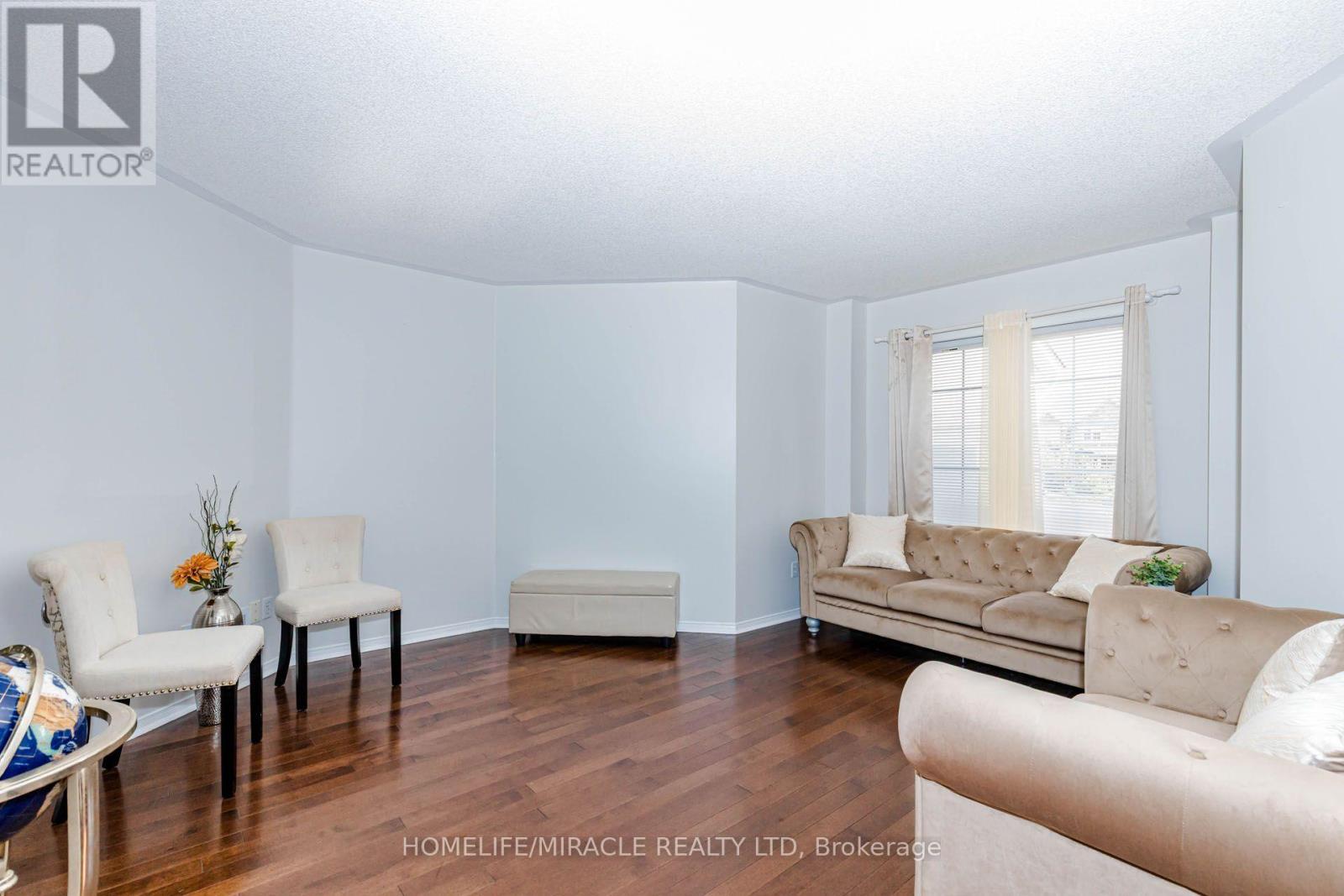 955 Bristol Road W, Mississauga, ON