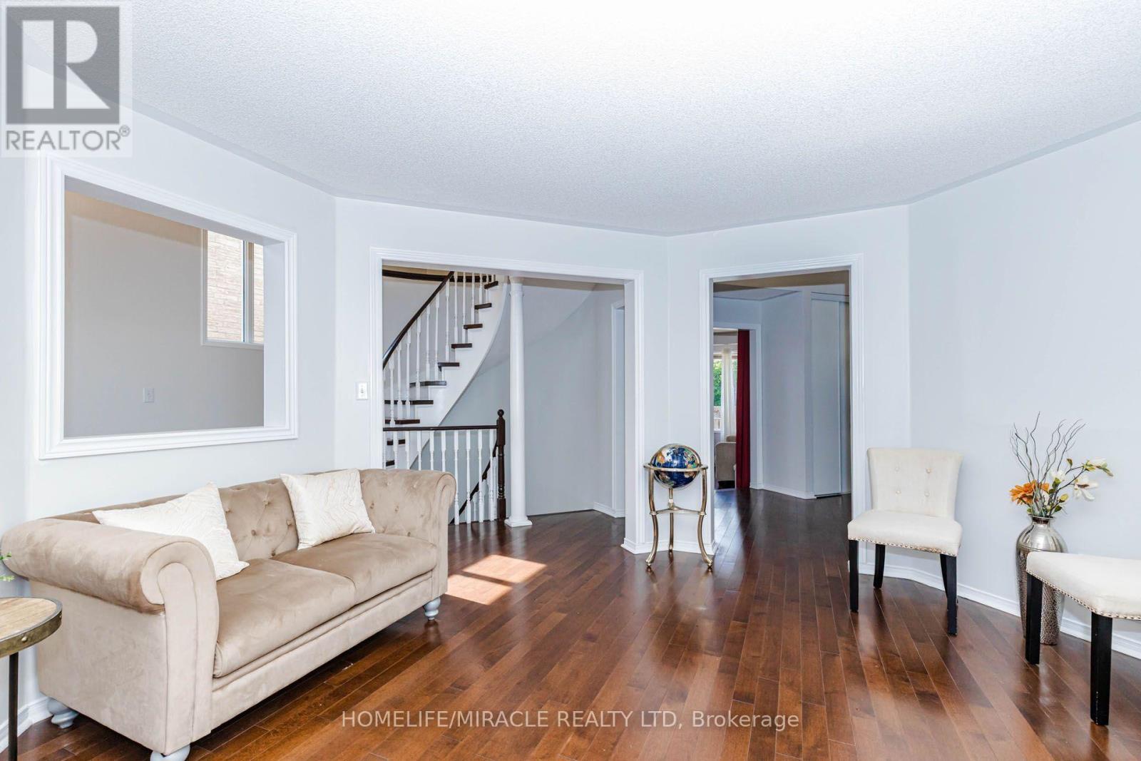 955 Bristol Road W, Mississauga, ON