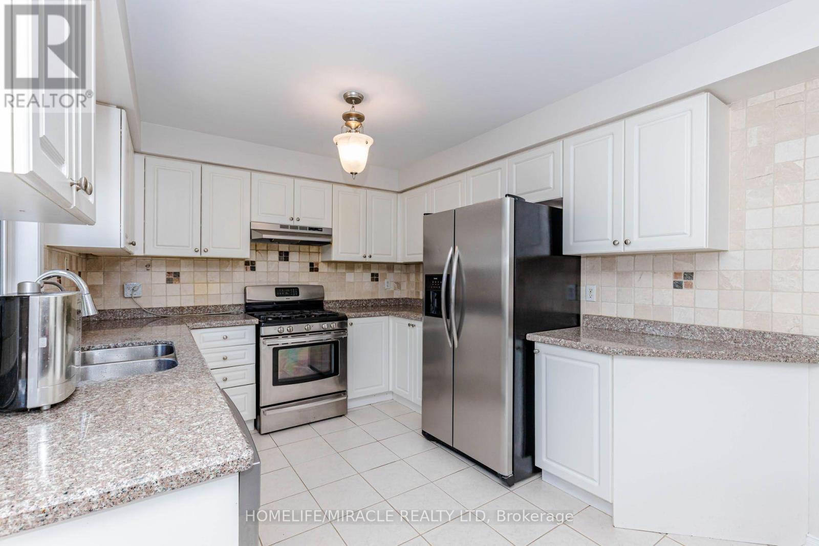 955 Bristol Road W, Mississauga, ON