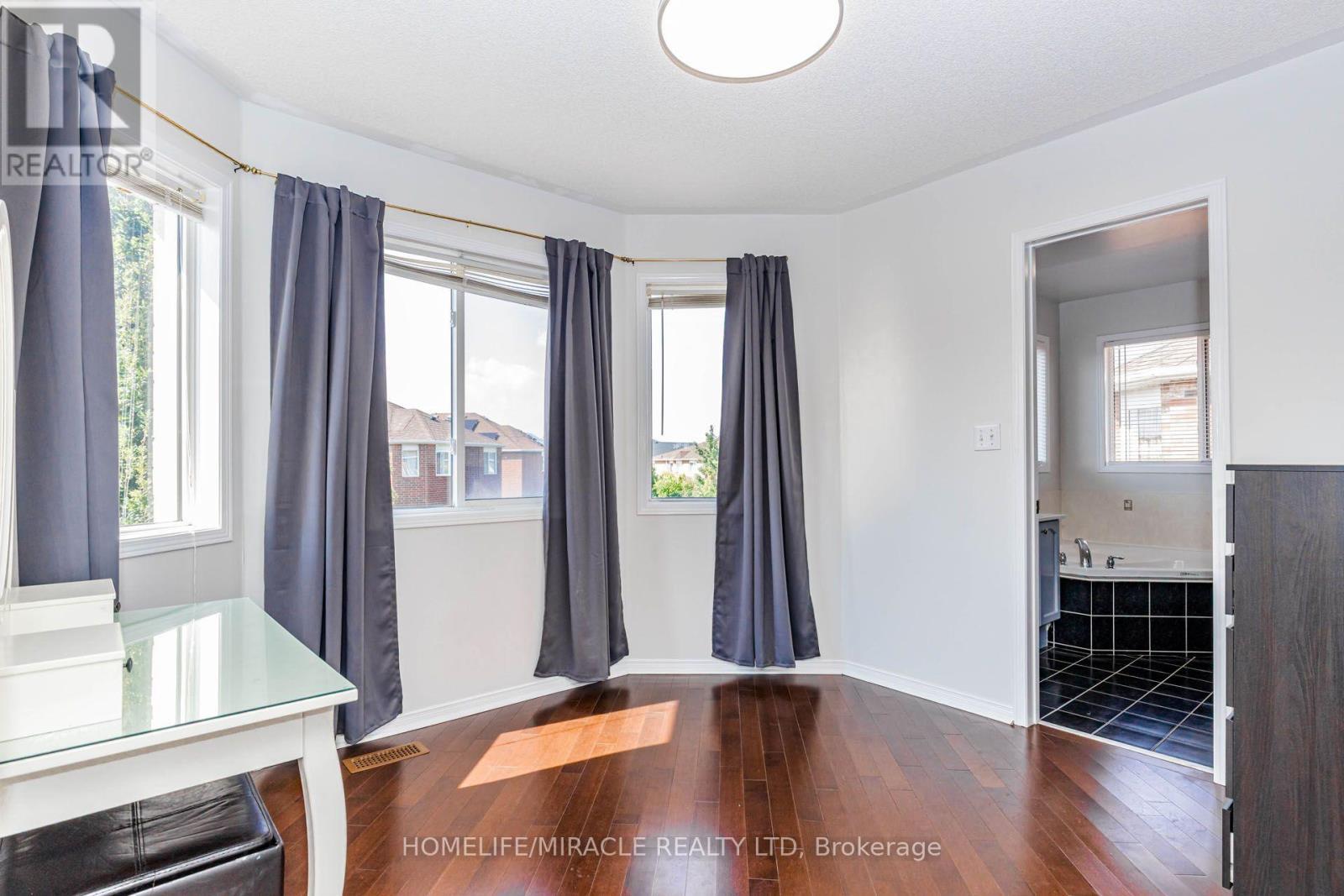 955 Bristol Road W, Mississauga, ON