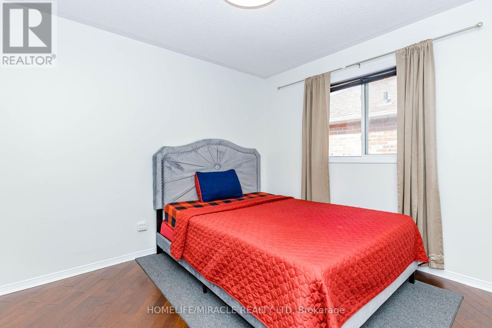 955 Bristol Road W, Mississauga, ON