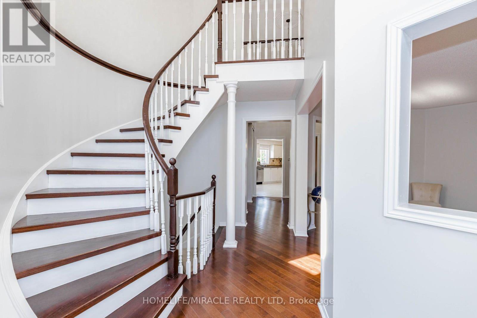 955 Bristol Road W, Mississauga, ON