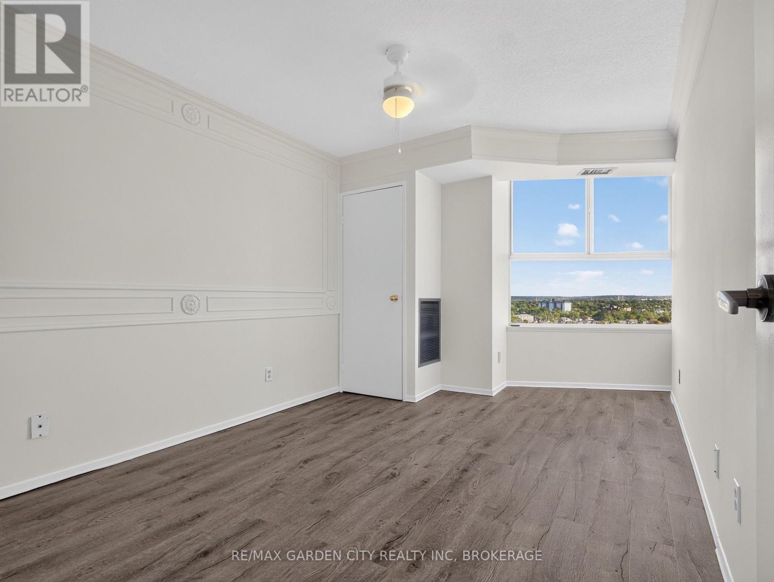 Panoramic view from the bedroom! - 1107 - 7 Gale Crescent, St. Catharines (E. Chester), ON