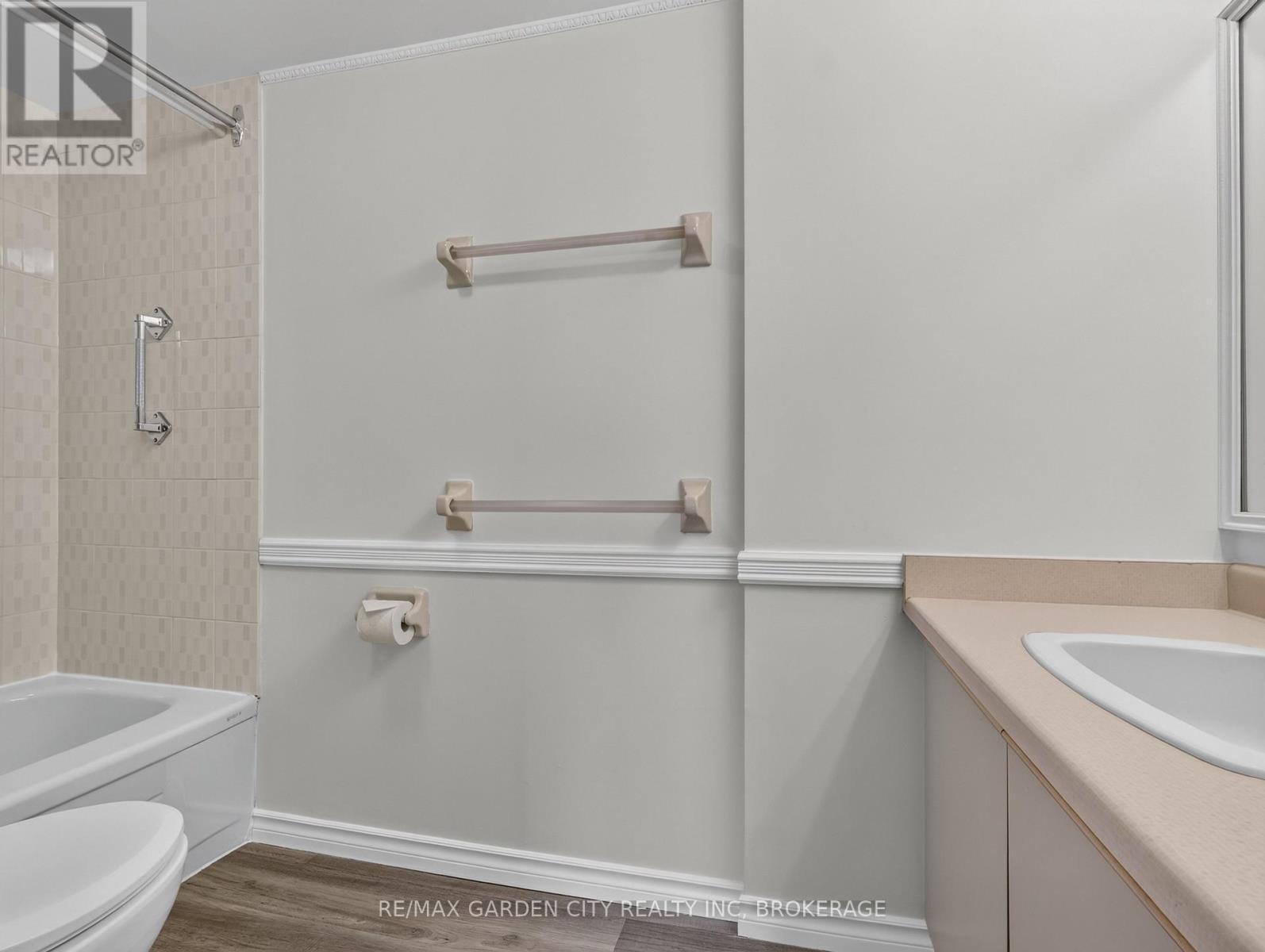 1107 - 7 Gale Crescent, St. Catharines (E. Chester), ON