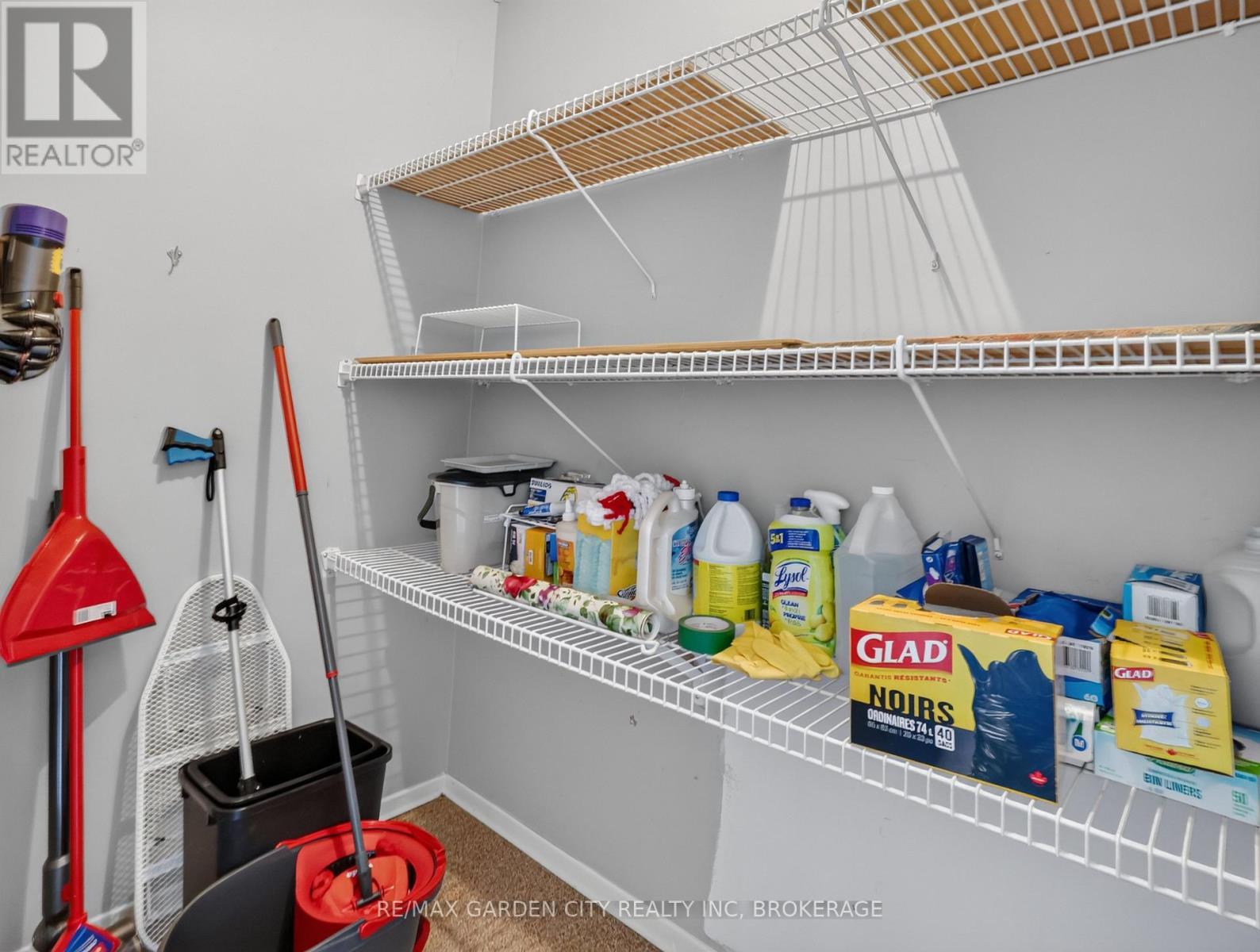Lots of storage space! - 1107 - 7 Gale Crescent, St. Catharines (E. Chester), ON