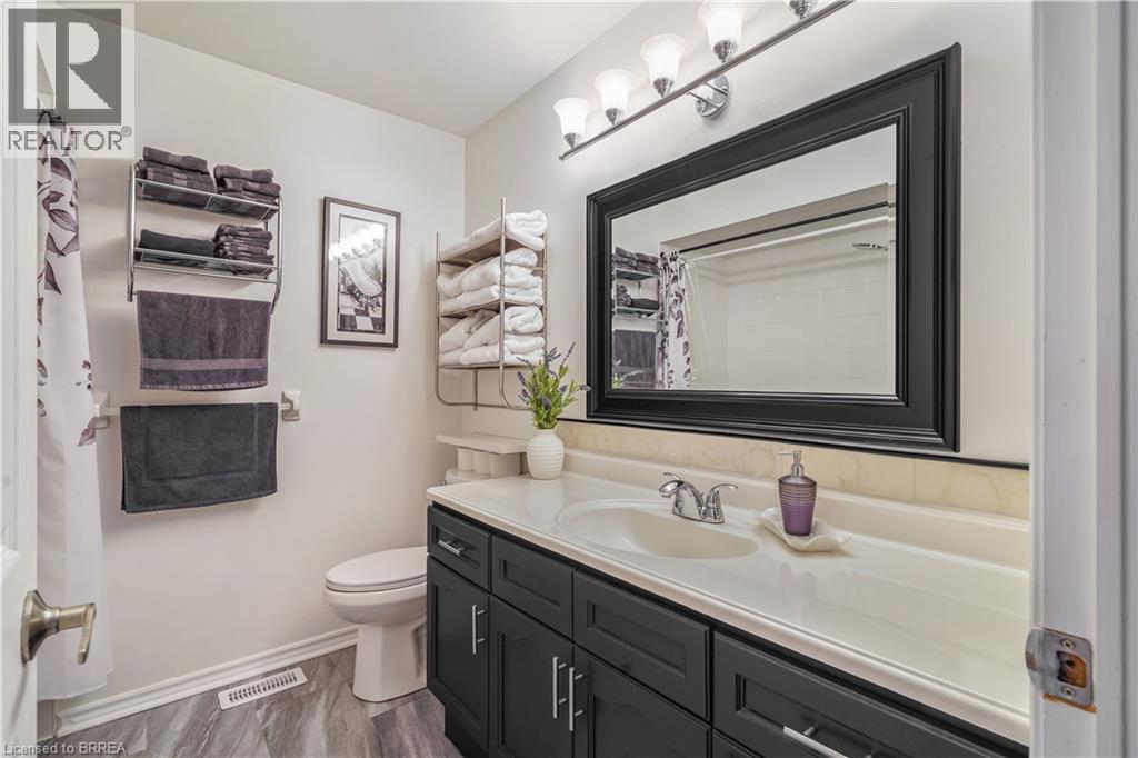26 Macpherson Drive, Paris, ON