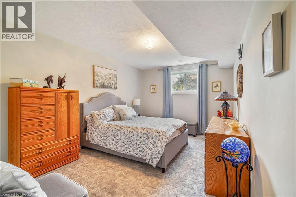 26 Macpherson Drive, Paris, ON
