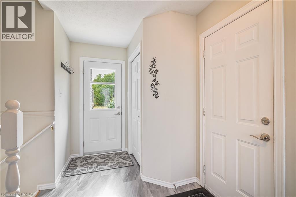 26 Macpherson Drive, Paris, ON