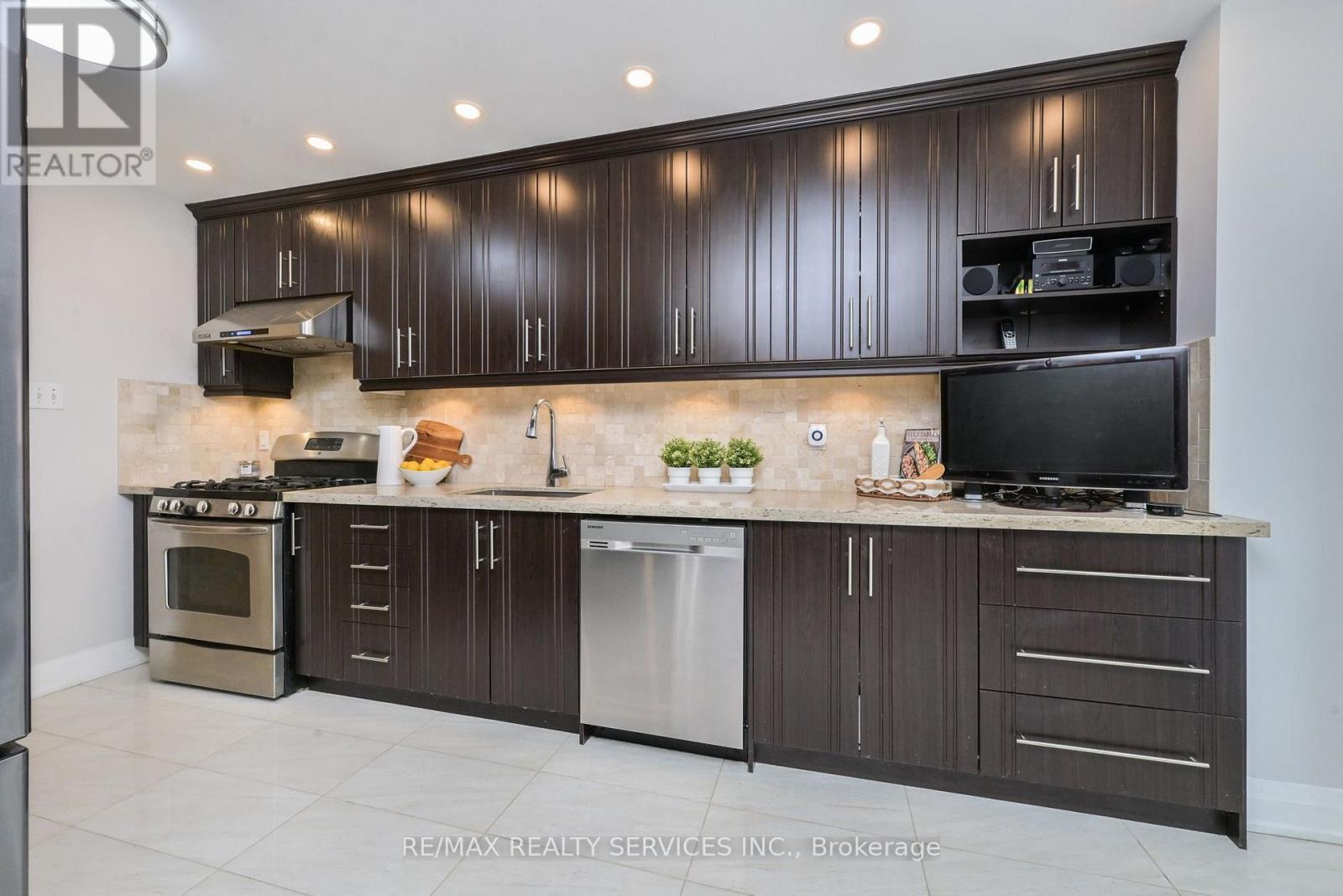 67 Sandmere Avenue, Brampton, ON