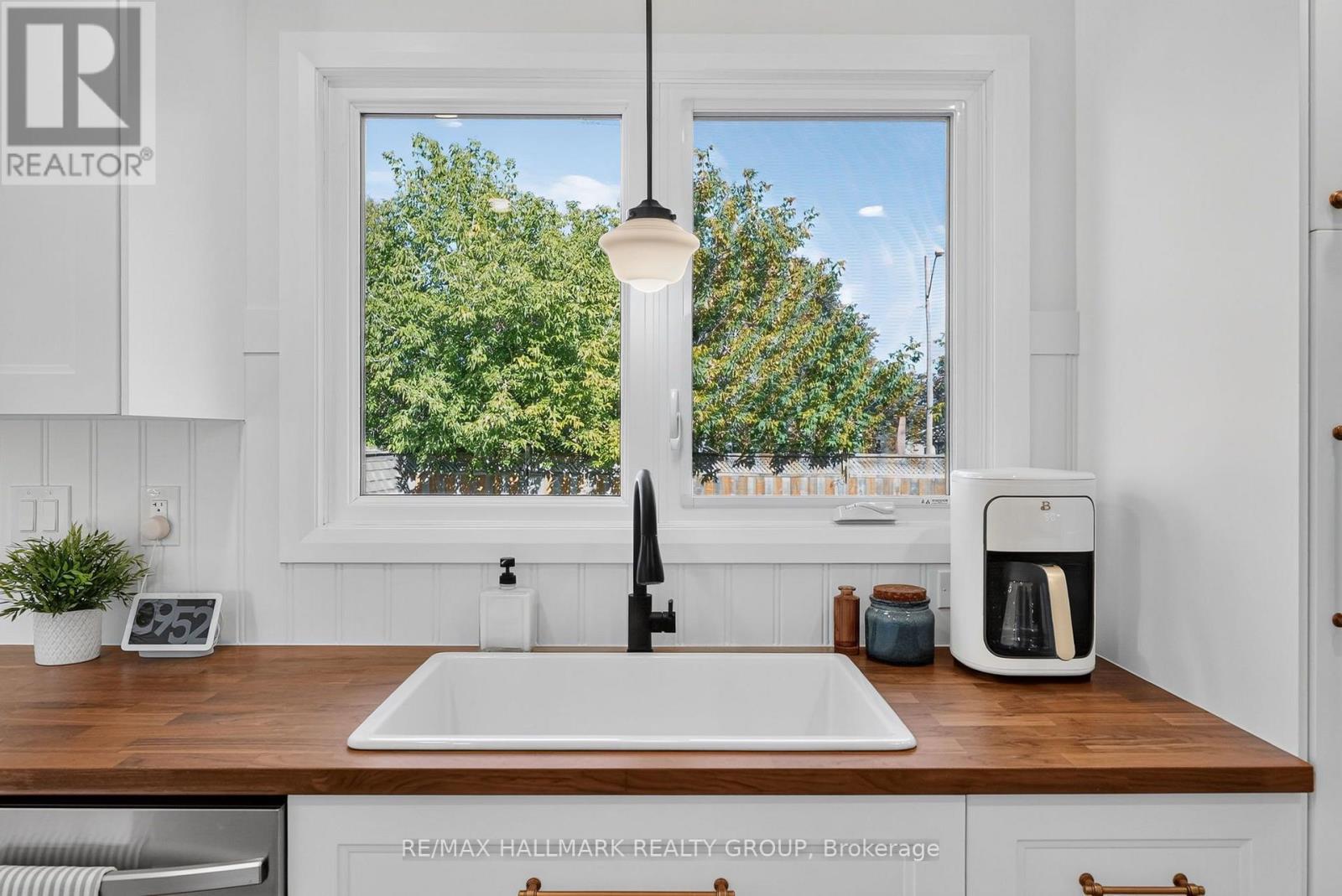 Farmhouse style sink overlooking backyard - 181 Wellington Street, Carleton Place, ON