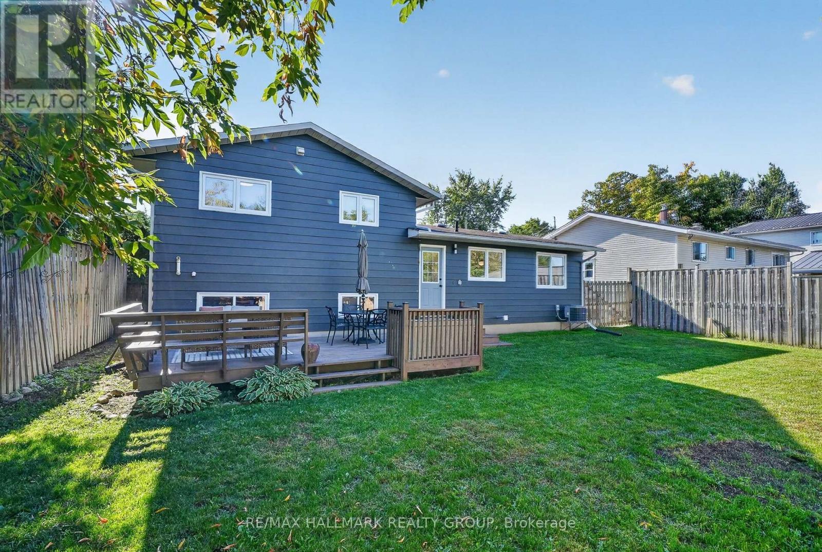 Step out back to the large yard! - 181 Wellington Street, Carleton Place, ON