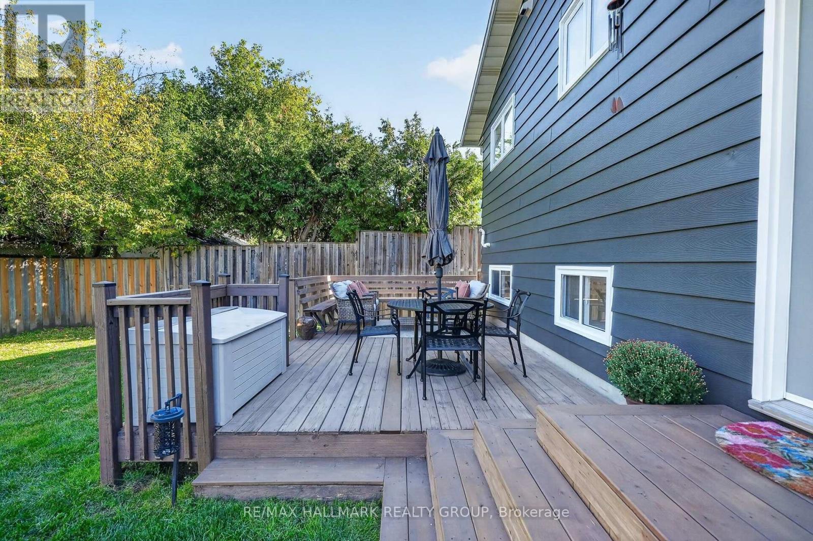Great sized deck perfect for entertaining - 181 Wellington Street, Carleton Place, ON