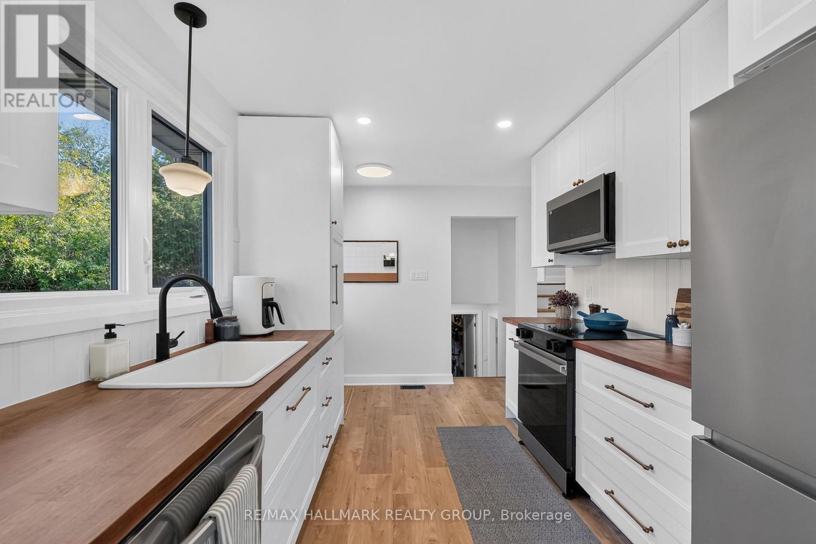 Large cabinets, ample counter space - 181 Wellington Street, Carleton Place, ON