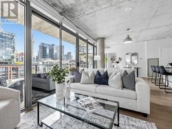 708 - 650 KING STREET WEST STREET W Toronto, ON M5V 1M5