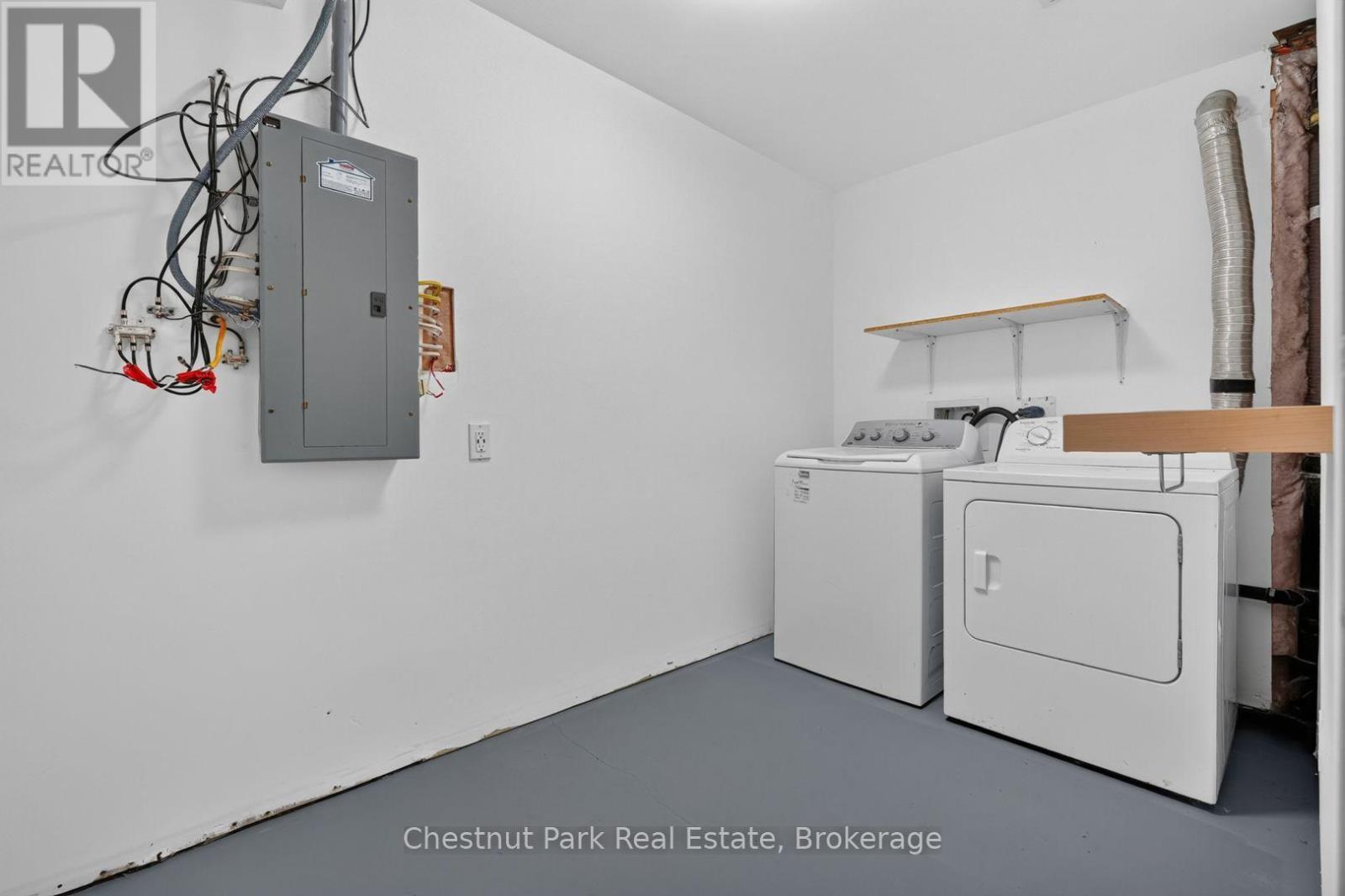 Laundry and Utility room - 1 - 37 Silver Street, Huntsville, ON