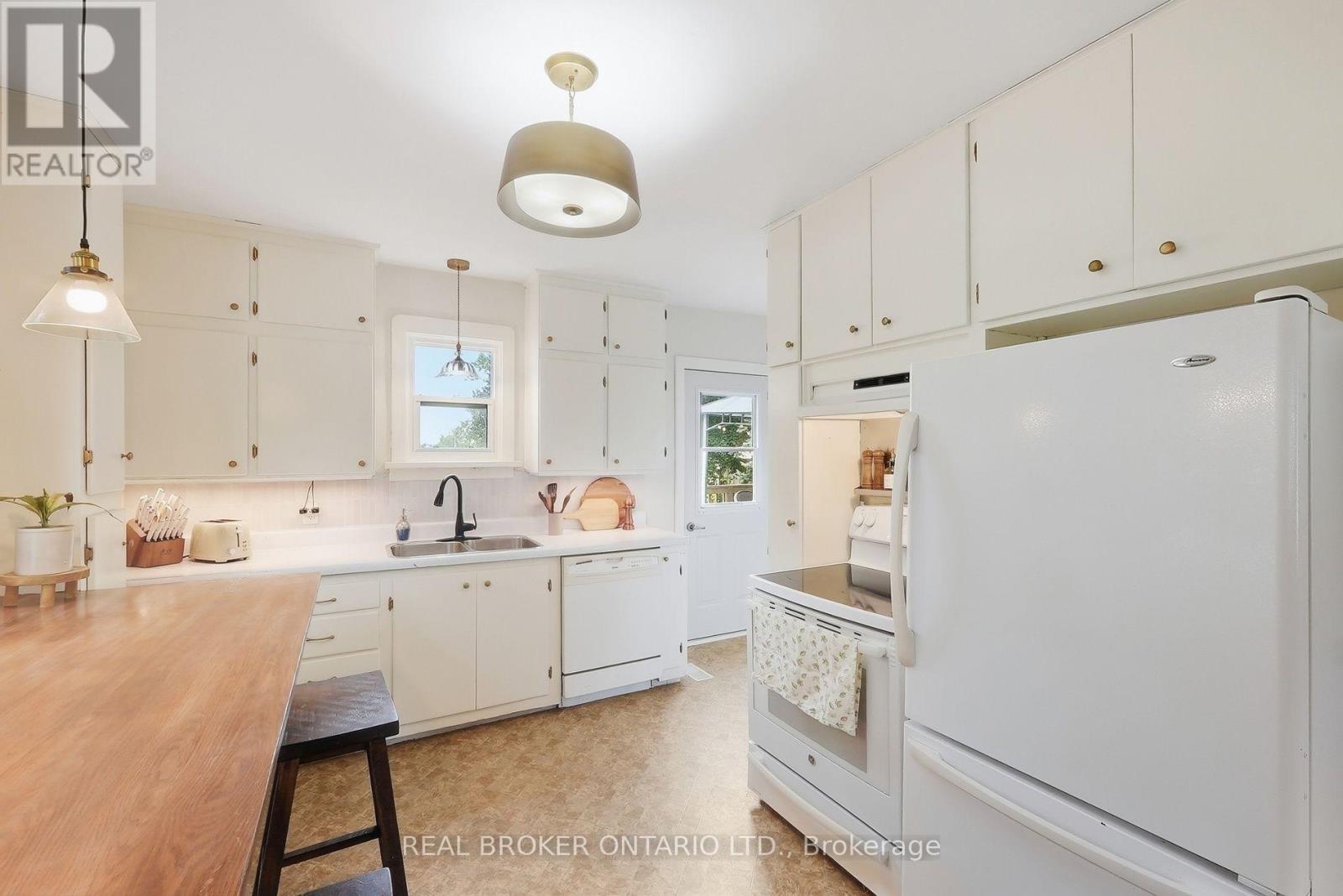 22 Temperance Street, Perth East, ON