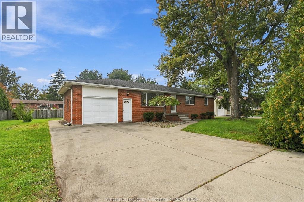 4045 Dougall Avenue, Windsor, ON