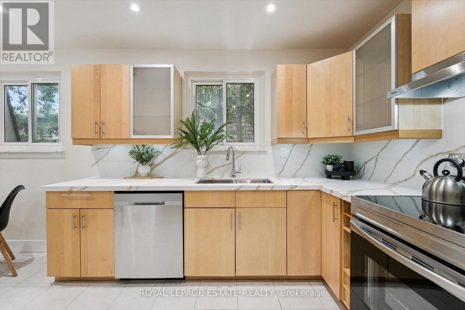 3325 Strabane Drive, Mississauga, ON