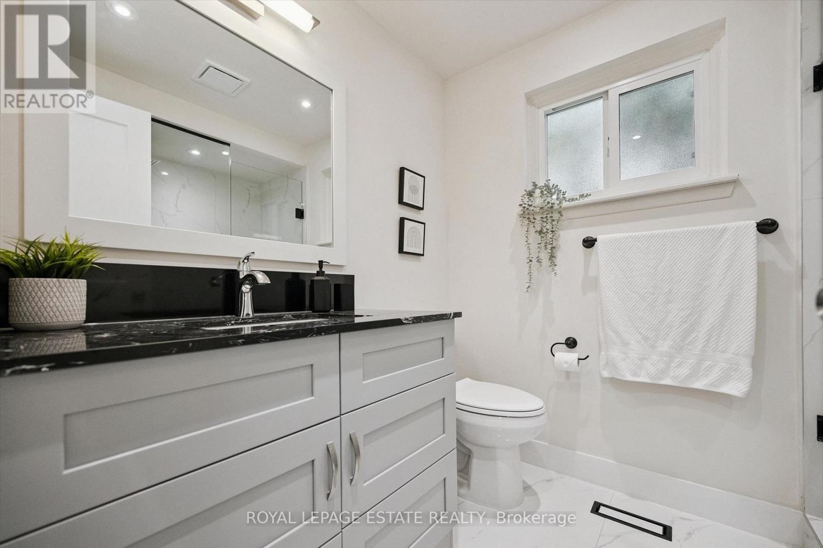 3325 Strabane Drive, Mississauga, ON