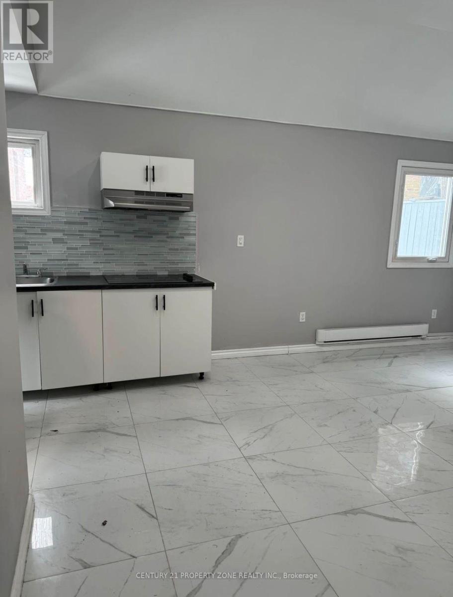 Kitchen - 477 Melvin Avenue, Hamilton, ON