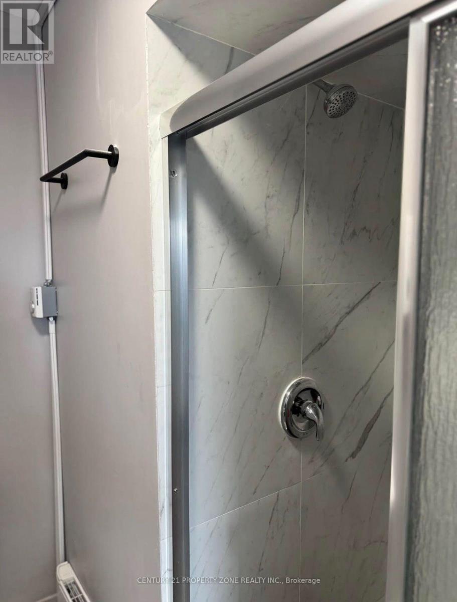 Washroom - 477 Melvin Avenue, Hamilton, ON