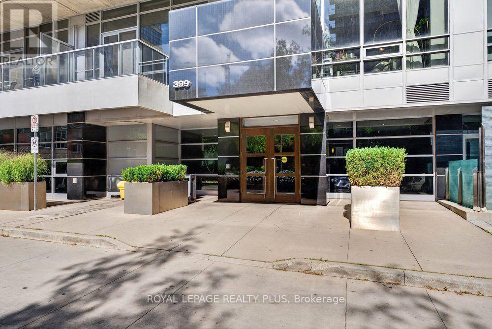 509 - 399 Adelaide Street W, Toronto, ON
