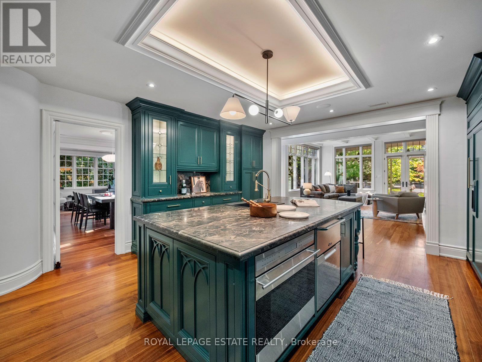 22 Hill Crescent, Toronto, ON