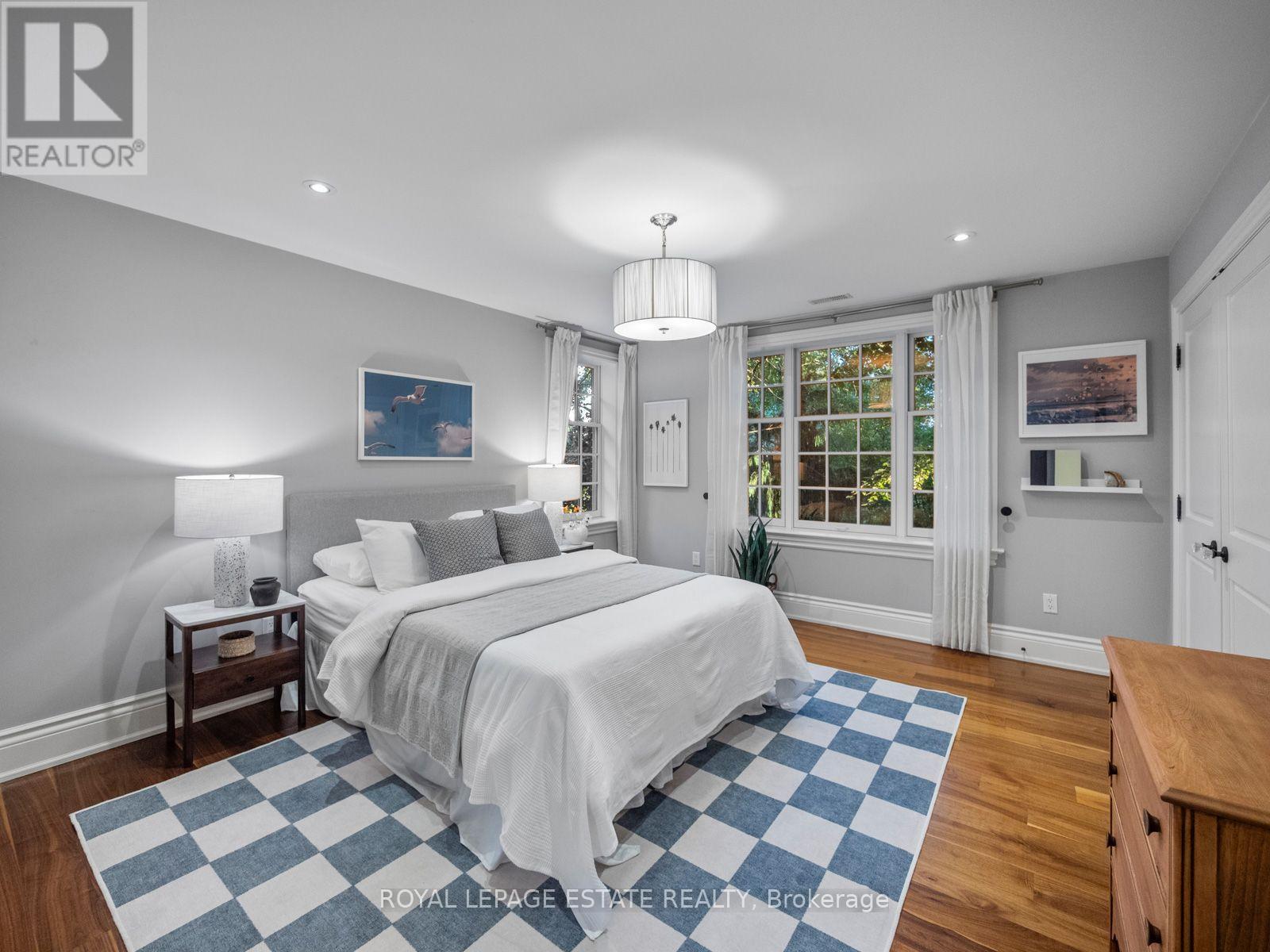 22 Hill Crescent, Toronto, ON