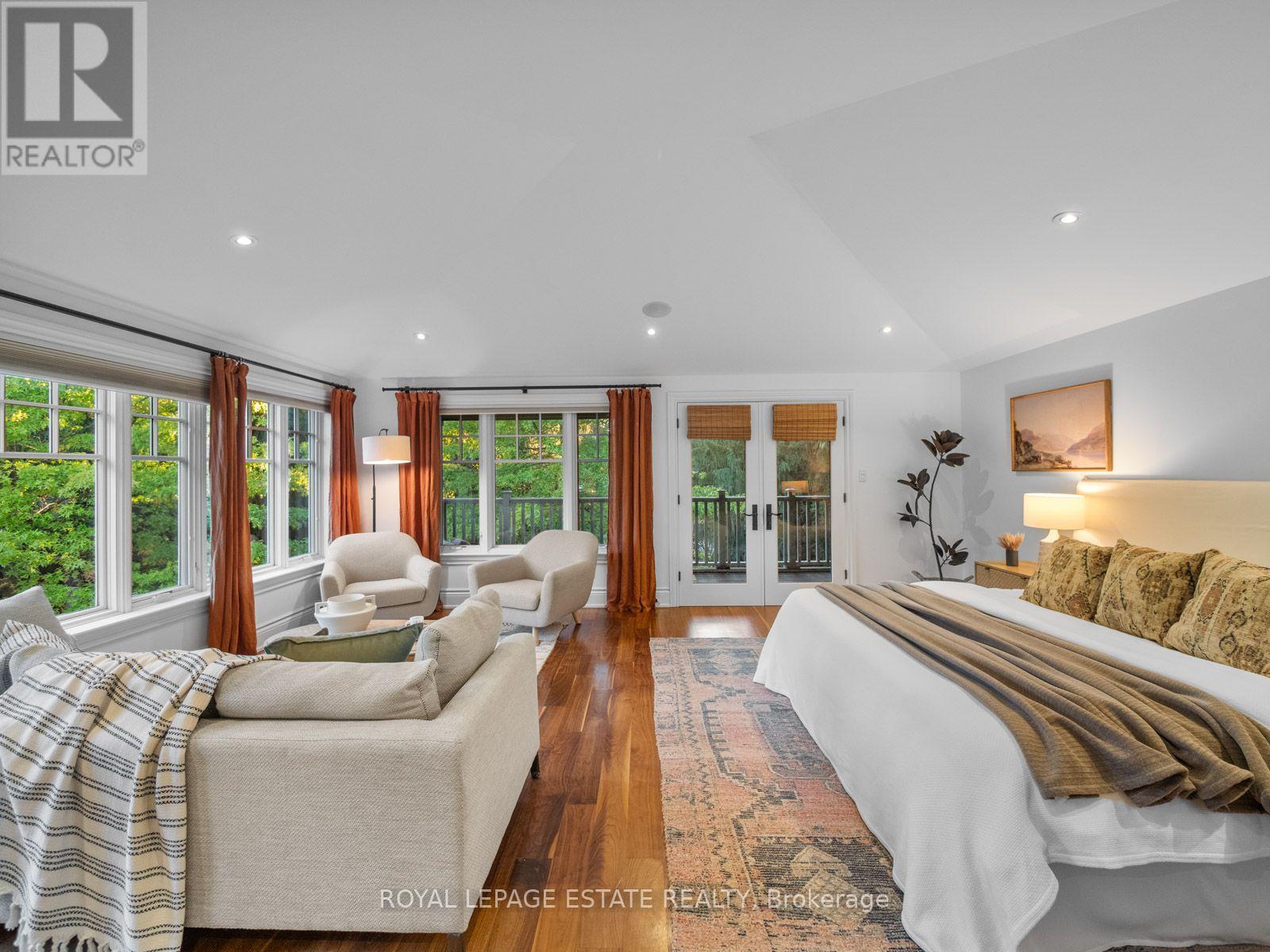 22 Hill Crescent, Toronto, ON