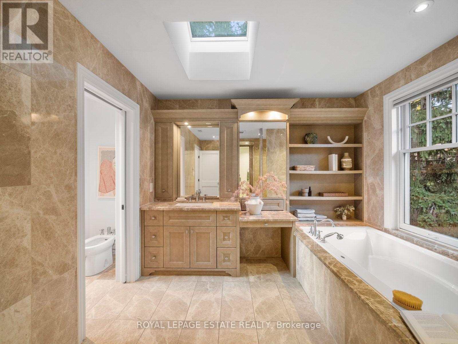 22 Hill Crescent, Toronto, ON