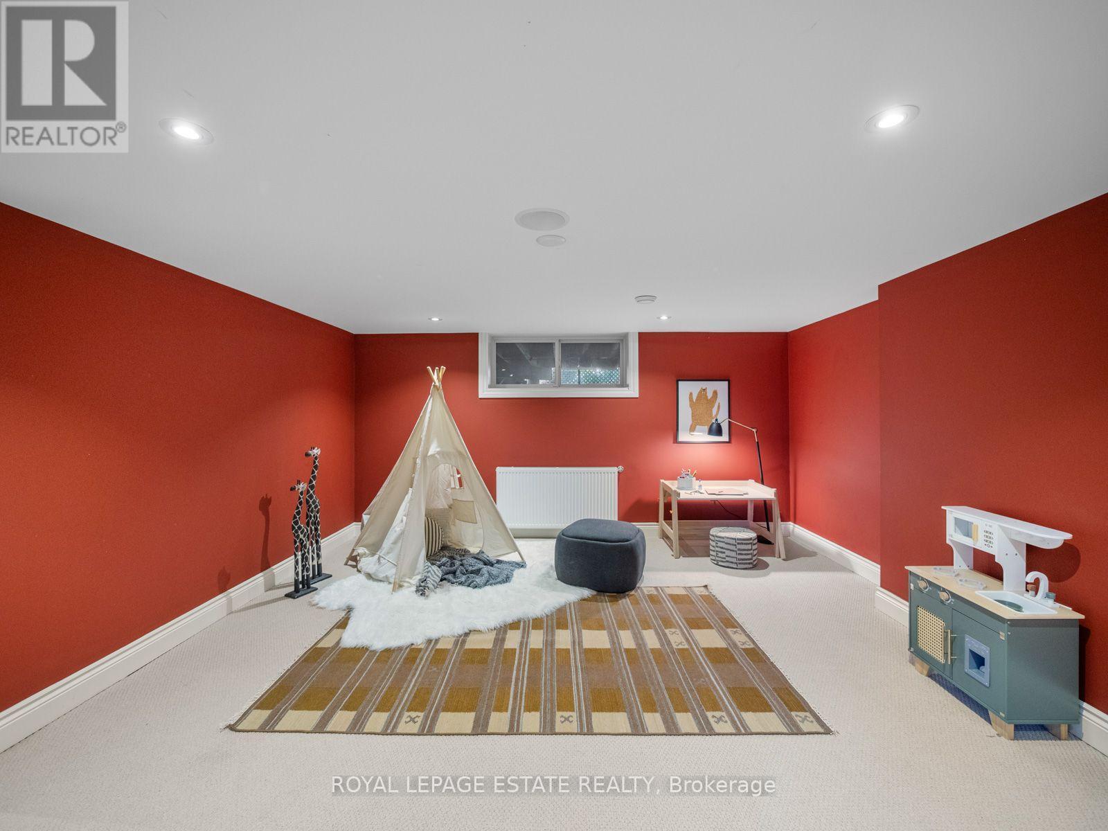 22 Hill Crescent, Toronto, ON