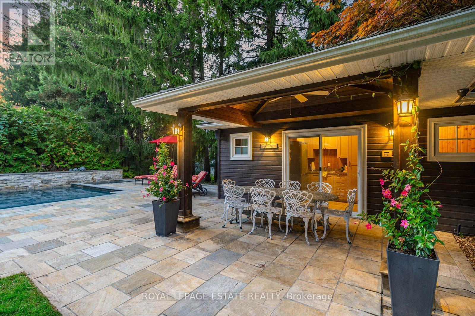 22 Hill Crescent, Toronto, ON