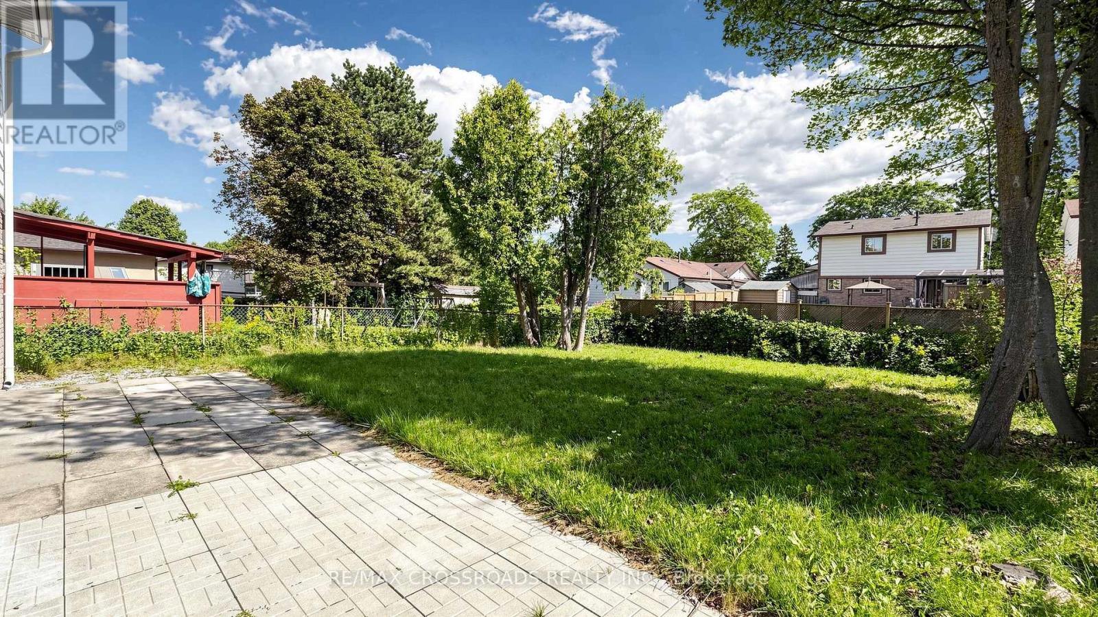 36 United Square, Toronto, ON