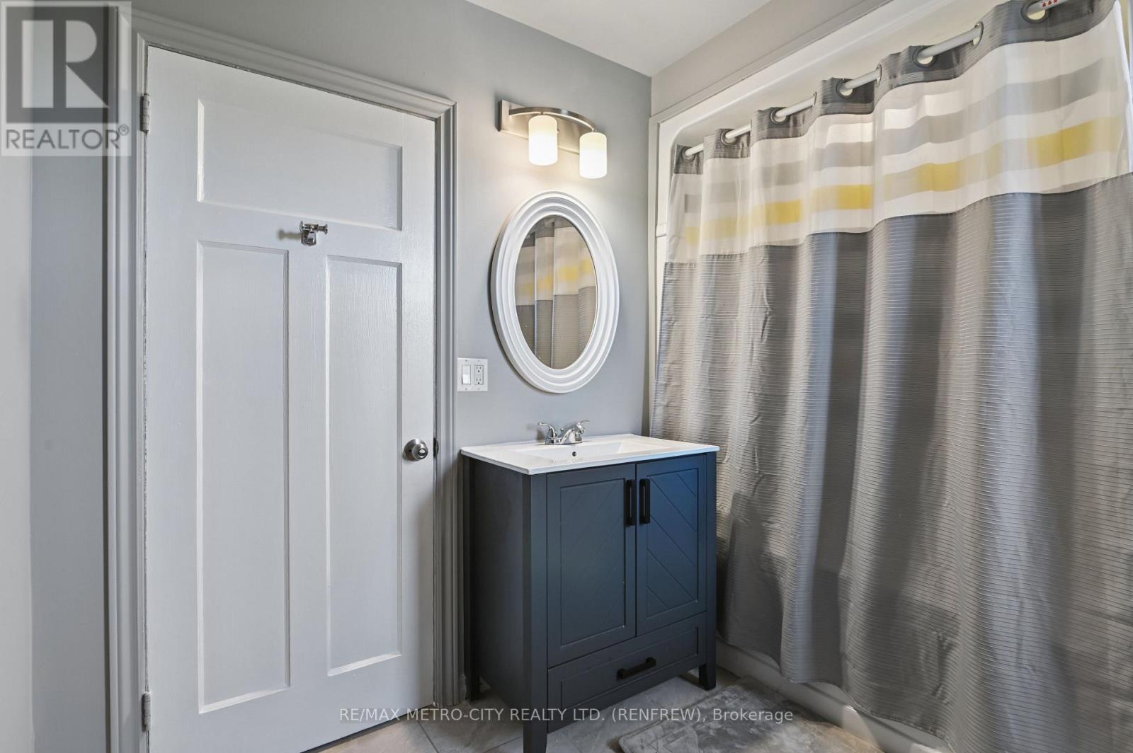 450 Barr Street, Renfrew, ON