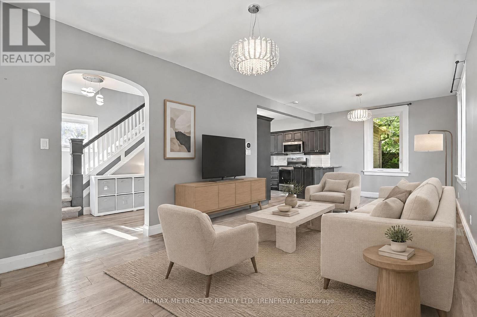 Photo is virtually staged - 450 Barr Street, Renfrew, ON
