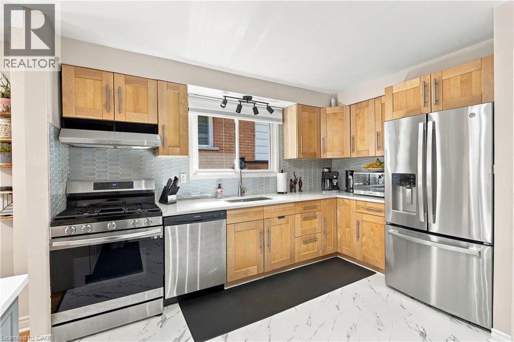 12 Glamis Court, Hamilton, ON
