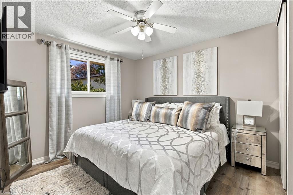 12 Glamis Court, Hamilton, ON