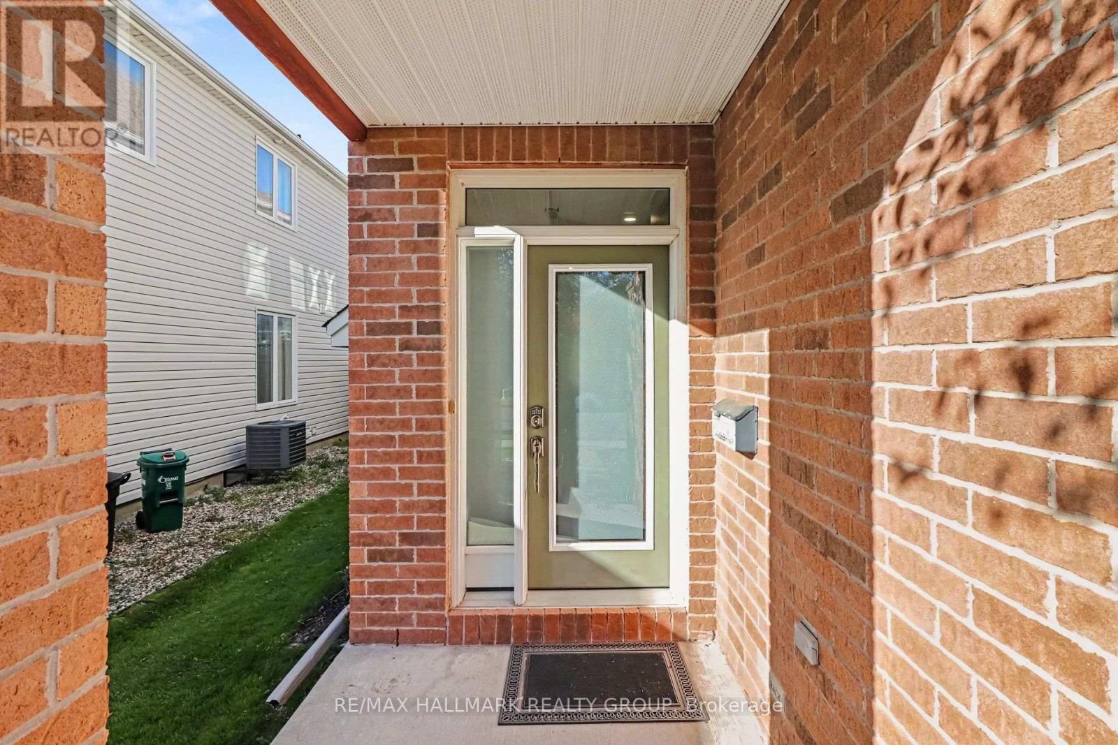 768 White Alder Avenue, Ottawa, ON