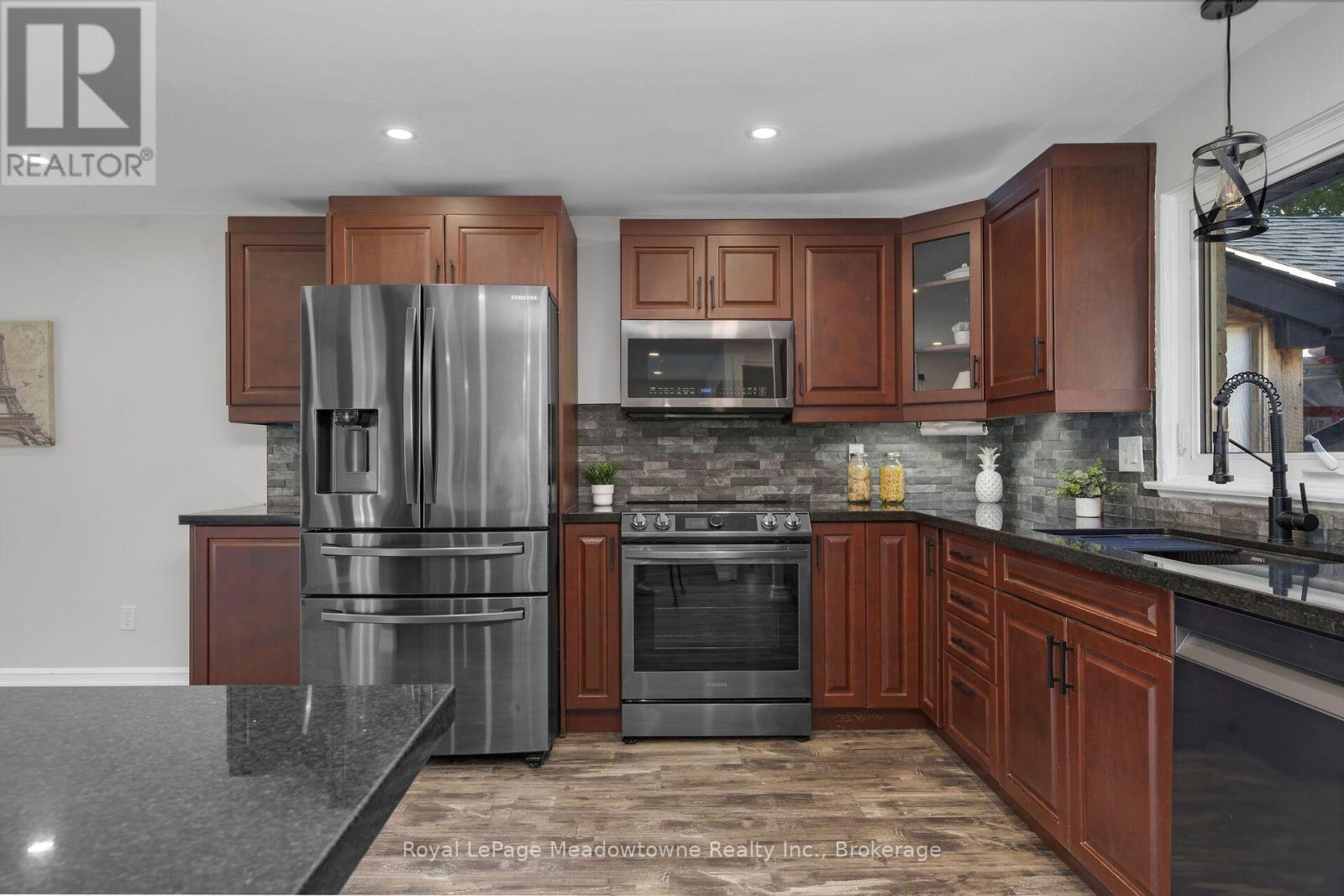 96 Macdonald Crescent, Milton (Dp Dorset Park), ON