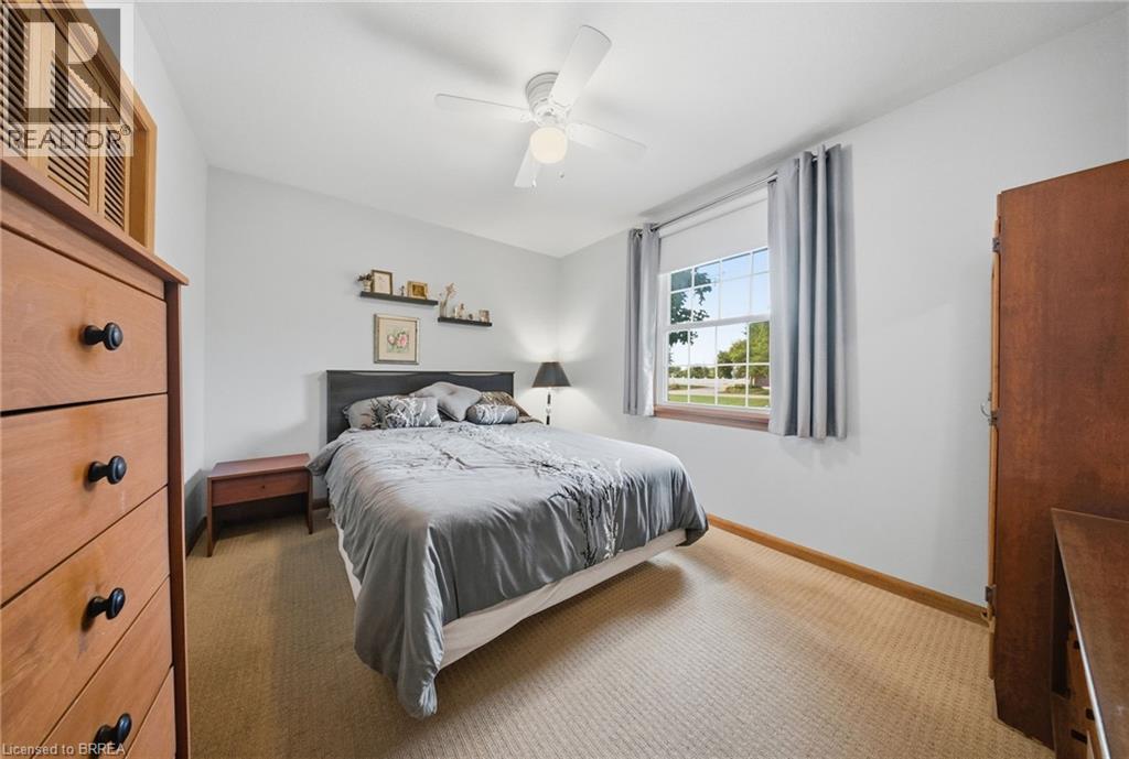 14 Falkland Road, Falkland, ON