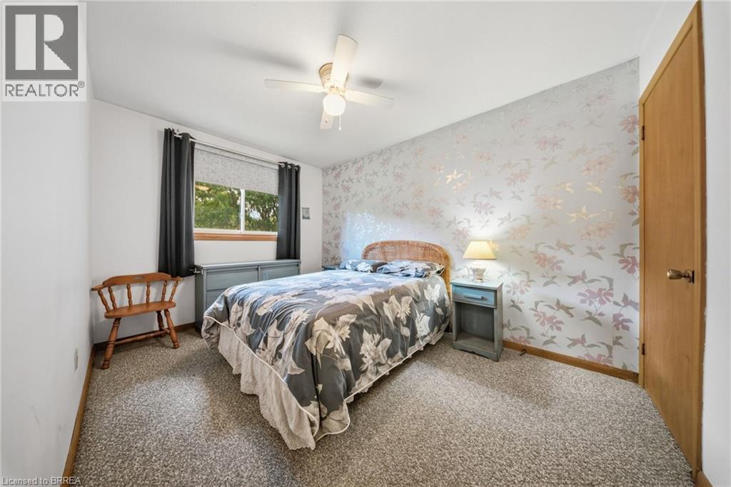 14 Falkland Road, Falkland, ON