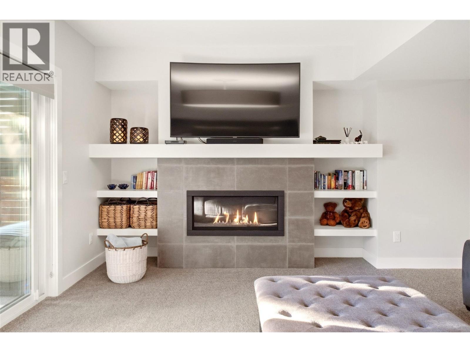 Great for entertaining - 1675 Willow Crescent Unit# 3 Lot# 3, Kelowna, BC