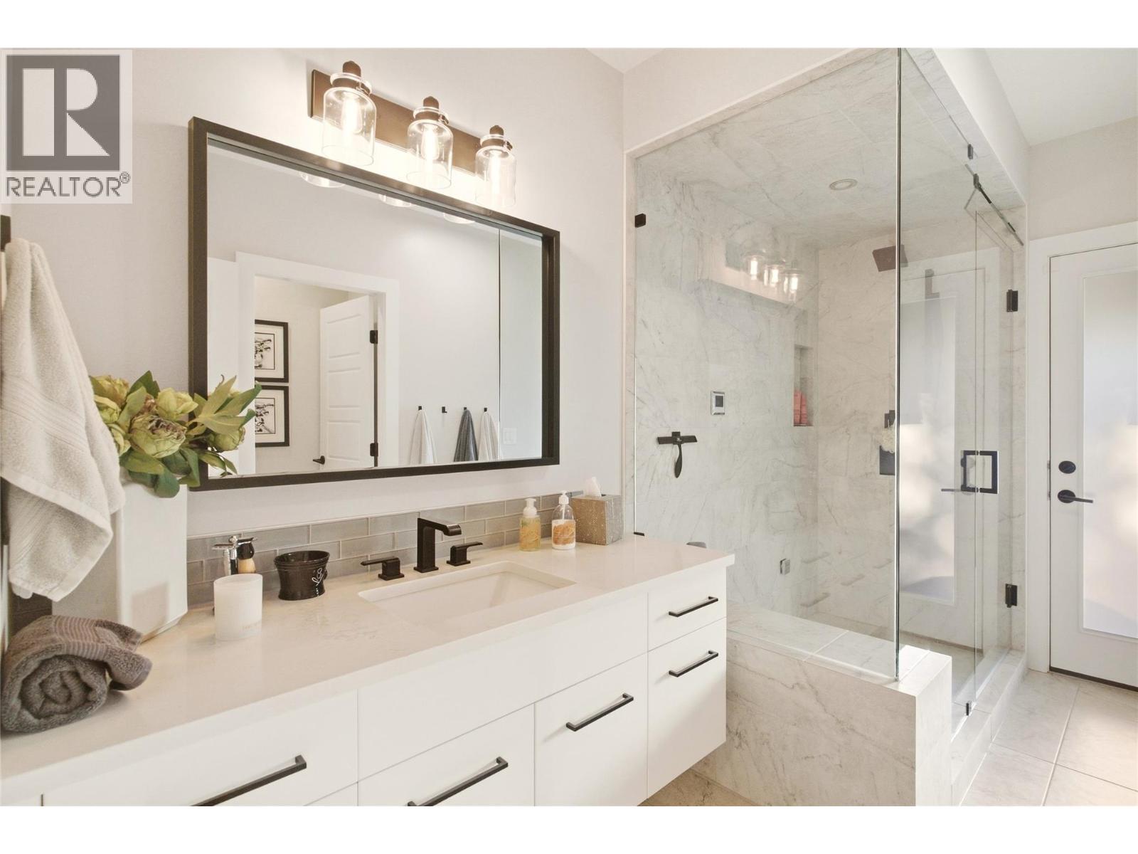 Steam Shower - 3 pc bathroom - 1675 Willow Crescent Unit# 3 Lot# 3, Kelowna, BC