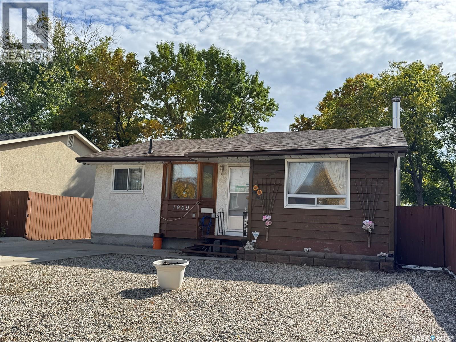 1909 7Th Avenue E, Regina, SK