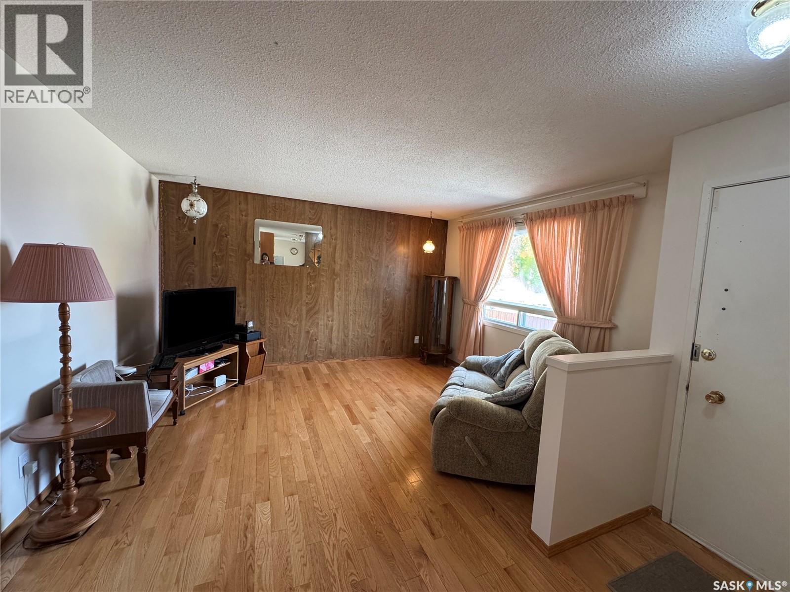 1909 7Th Avenue E, Regina, SK
