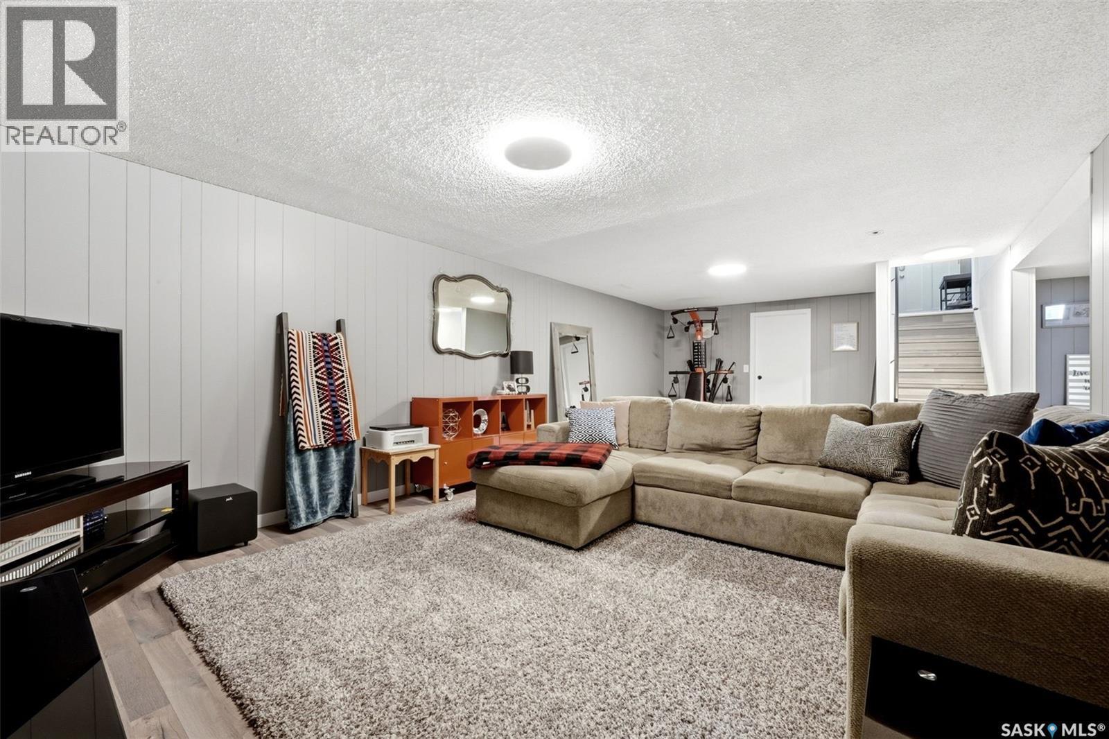 80 Eden Avenue, Regina, SK