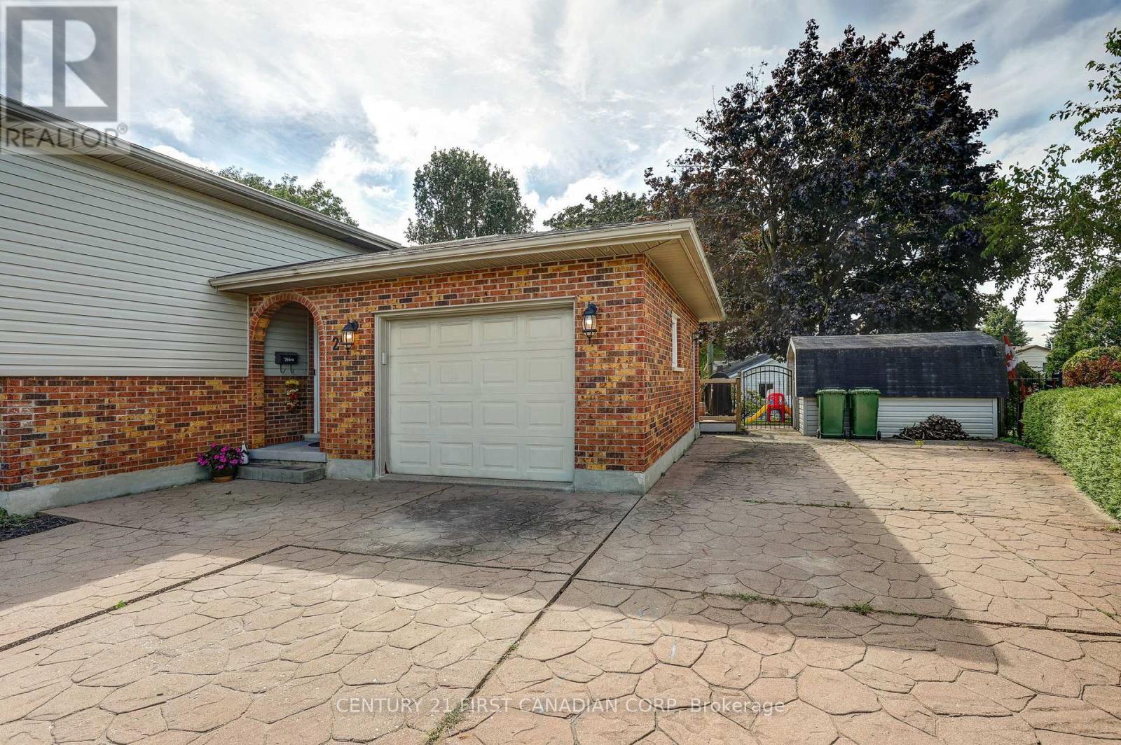 24 Erinlea Drive, St. Thomas, ON