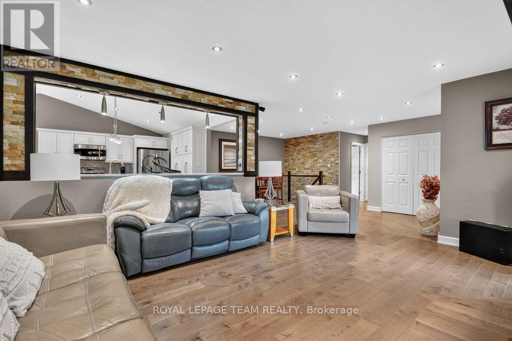5668 Mahogany Lane, Ottawa, ON