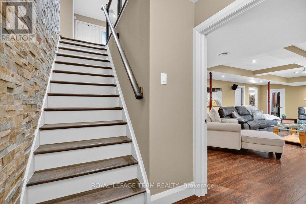 5668 Mahogany Lane, Ottawa, ON